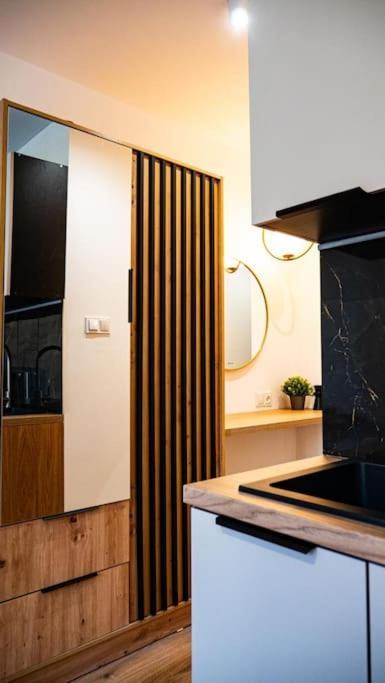 Funkcjonalne Blisko Przystankow Apartmán Varšava